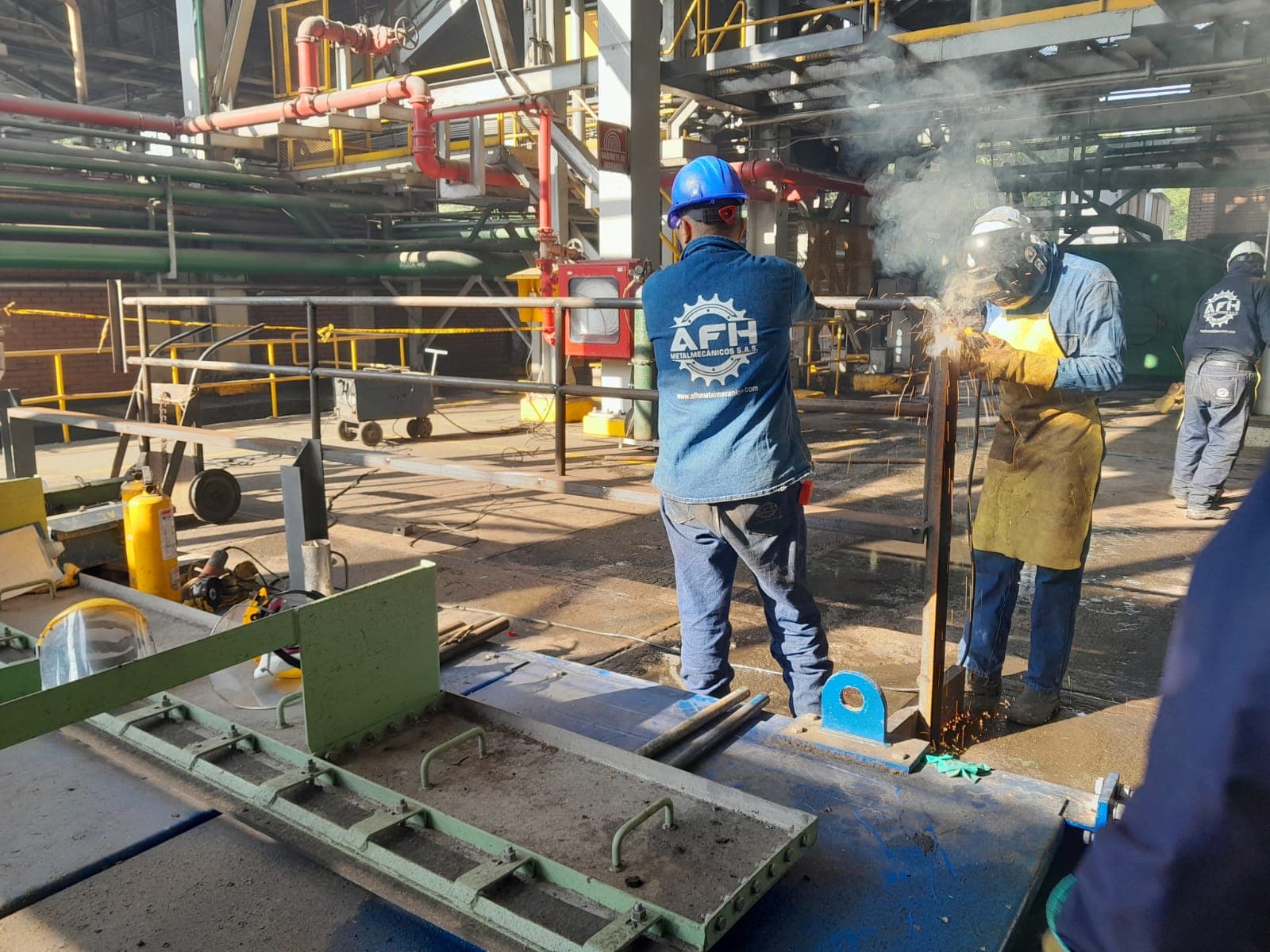 Montaje de estructura metálica realizado por AFH Metalmecánicos en el Valle del Cauca